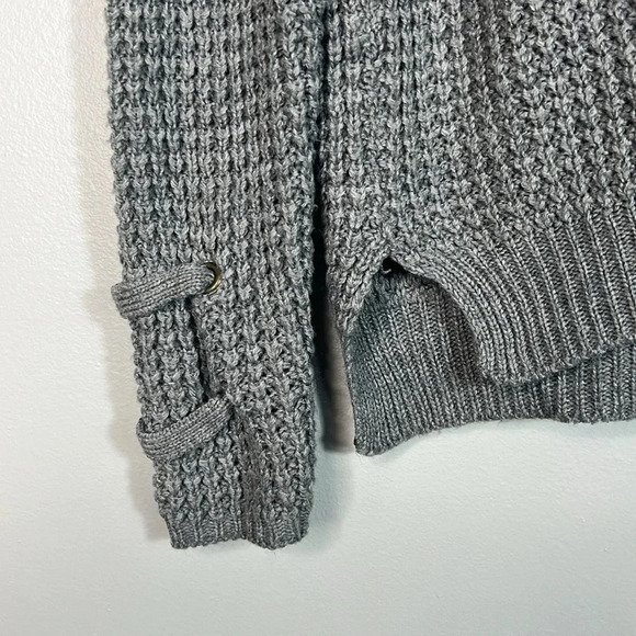 It's Our Time Lace-Up V-Neck Knit Sweater with Lace Sleeve Detailing - XS - EUC - Picture 5 of 9